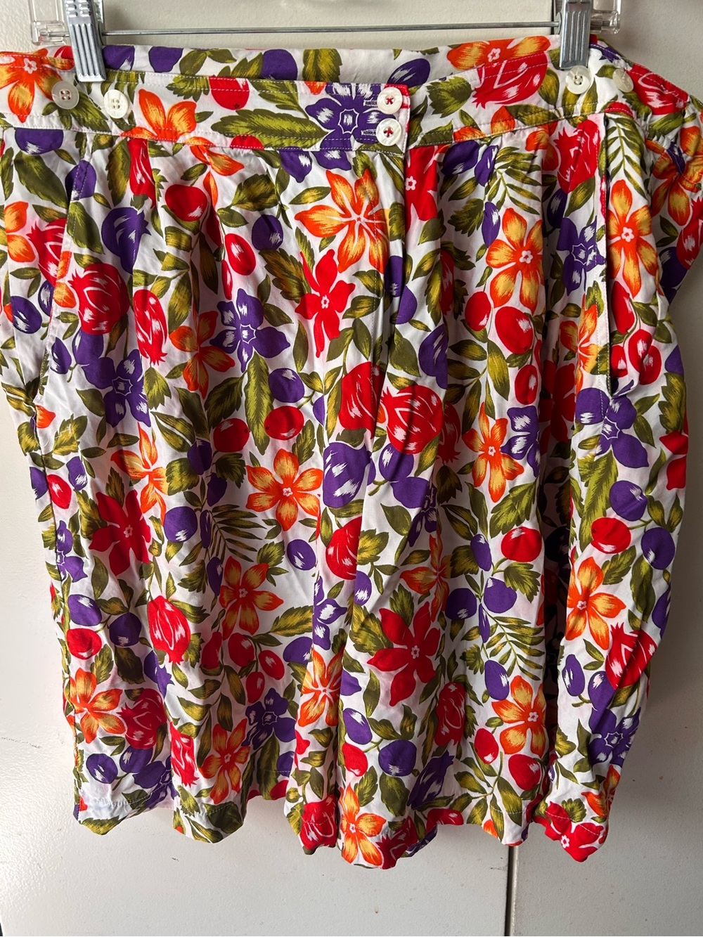 Chaus Woman Floral Shorts Size 20W